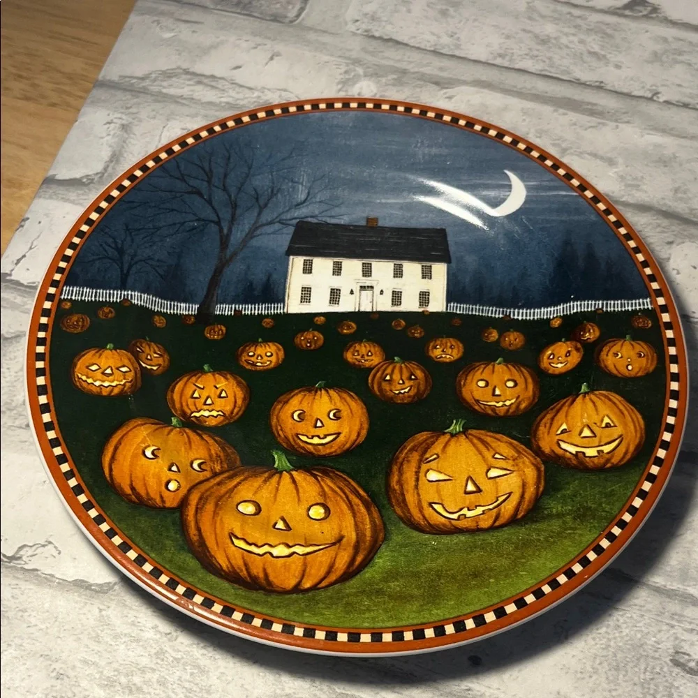 David Carter Brown pumpkin Hollow set of 2 Pumpkin Plates Halloween black cat